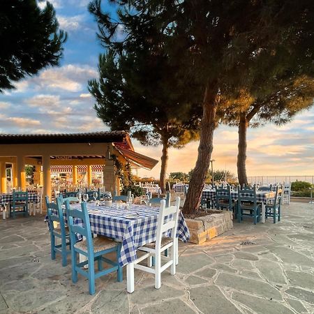 2 Bedroom Apartment Chloe With Communal Pool, Aphrodite Hills Resort Kouklia Esterno foto